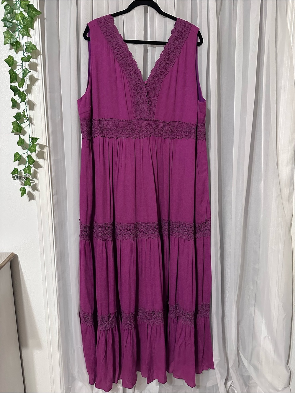 Davi & Dani Sleeveless magenta V-Neck & Back Lace Tiered Maxi Dress Size 2X